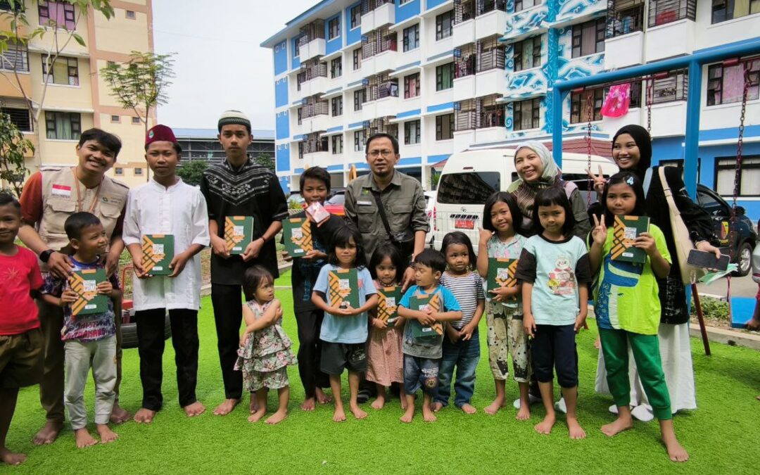 RUMAH WAKAF DAN DINAS SOSIAL JAWA BARAT SALURKAN 60 MUSHAF AL-QURAN DI RUSUNAWA RANCAEKEK DAN SOLOKAN JERUK