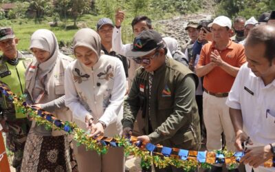 Langkah Anak Sekolah Kini Lebih Aman: Rumah Wakaf Hadirkan Jembatan Penyelamat di Cianjur- Garut